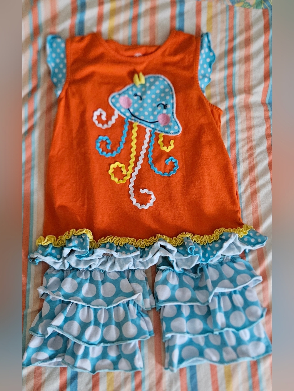 Cute Outfit! Top 6X, Bottoms 4T